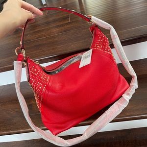 Michael Michael Kors
ARIA PEBBLE LEATHER SHOULDER BAG